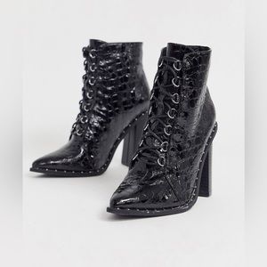 Misguided heeled hiker ankle boot - black croc size 7